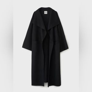 Toteme Signature Wool Cashmere Coat